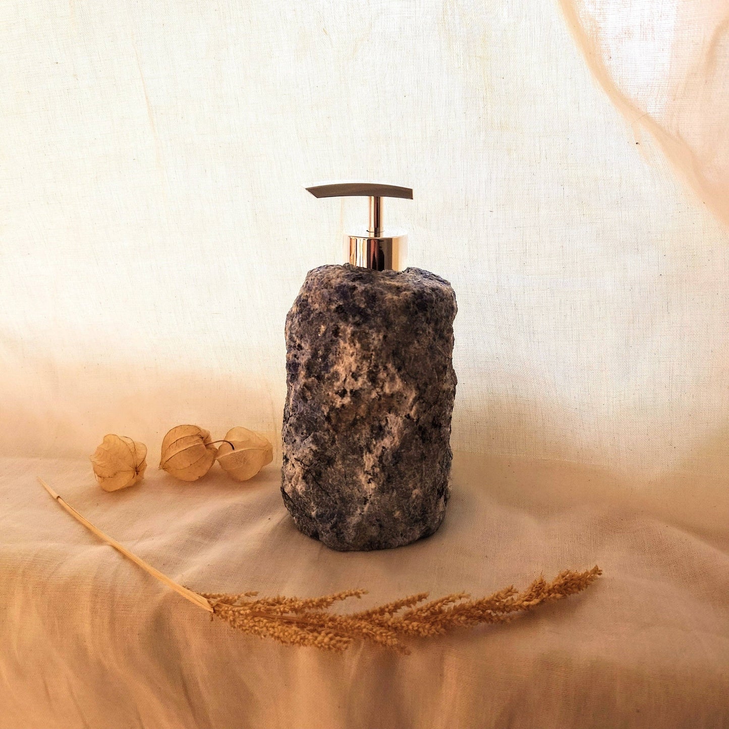 Ásvány szappanadagoló