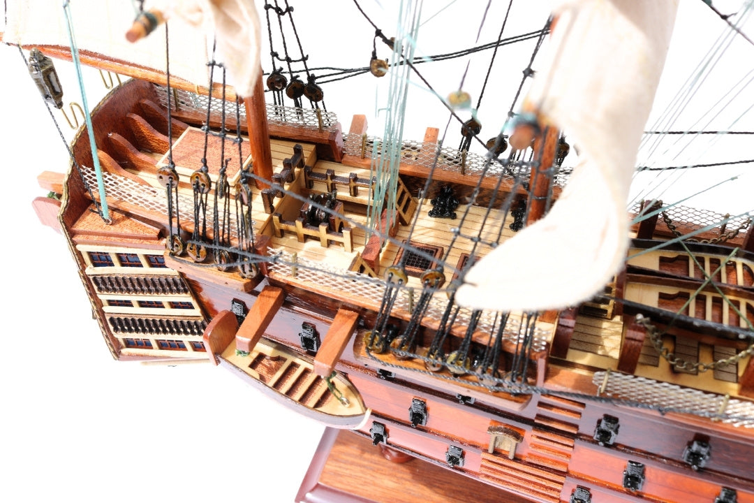 HMS Victory vitorláshajó modell - 54 cm