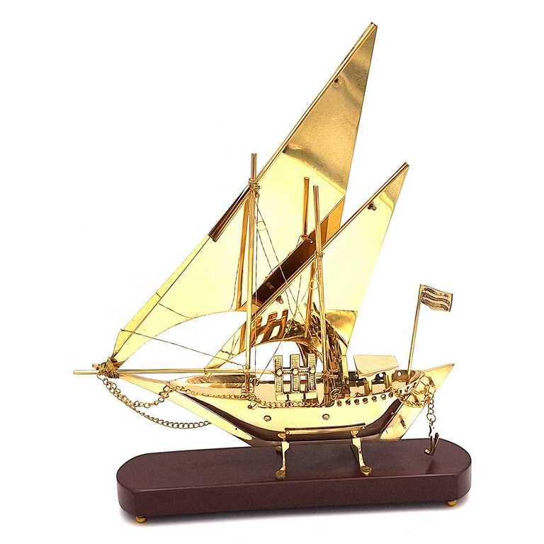 Sárgaréz hajó fa alapon 43 cm