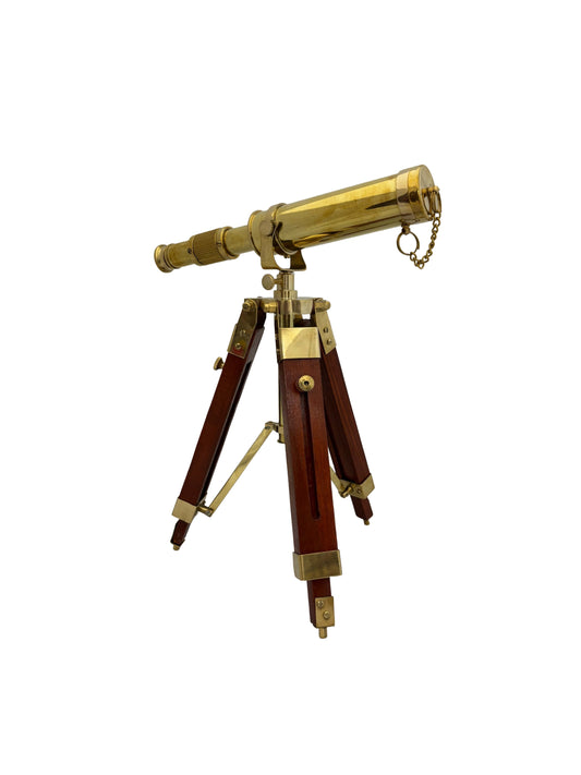 Réz távcső állványon