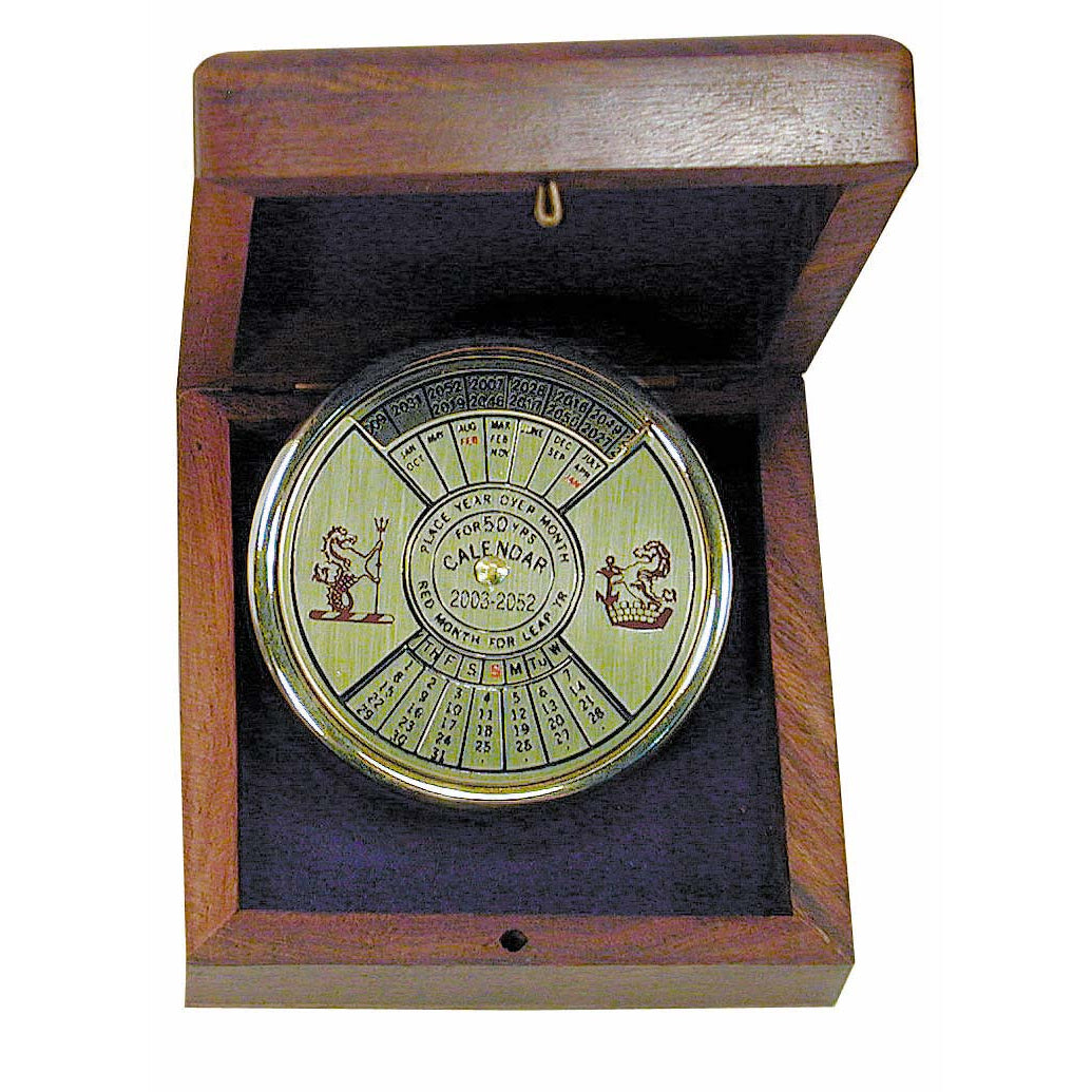 Több éves naptár, sárgaréz, Ø: 5,5 cm, H: 1,5 cm, fadobozban