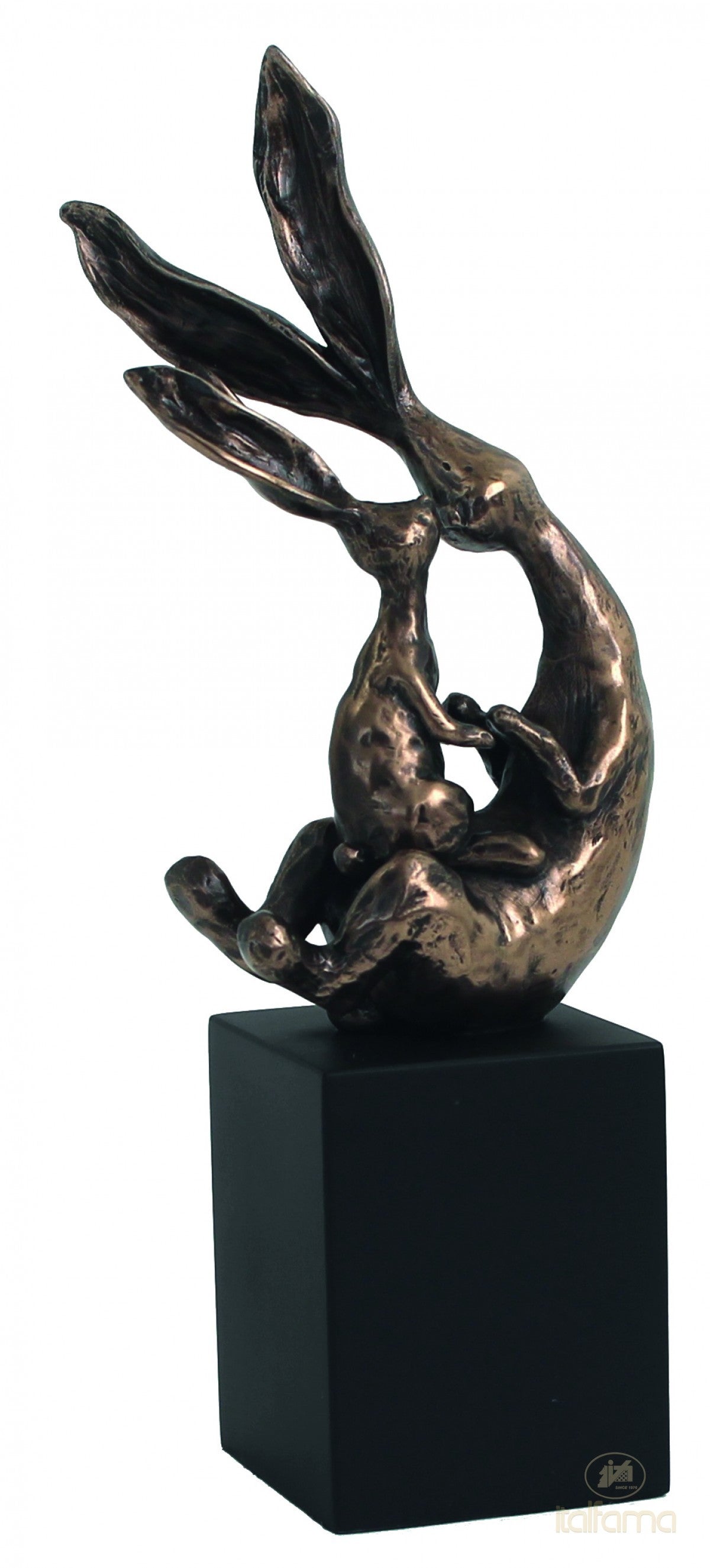 Nyulak kockán bronz bevonatú szobor