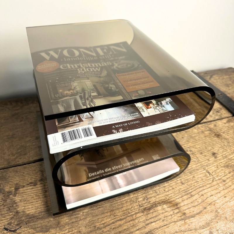 Lisso újságtartó sötét