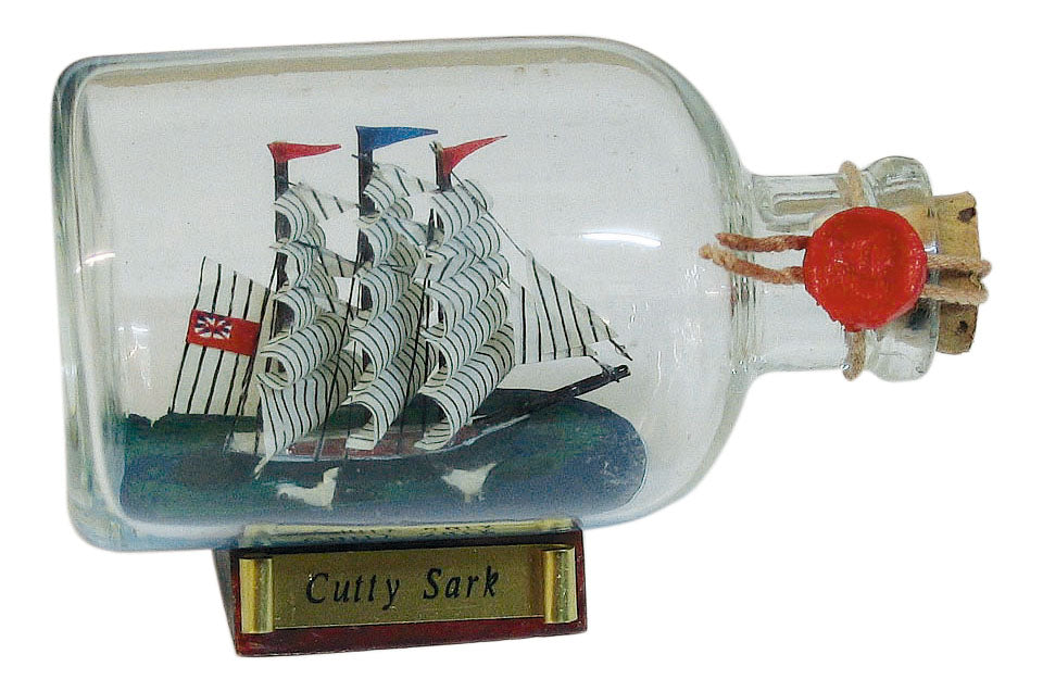 Palackhajó - Cutty Sark, H: 9cm, Sz: 5,5cm, Átm: 4,5cm