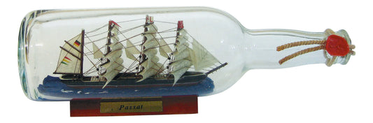 Üvegbe zárt hajó - passat, 0,7l., H: 29cm, sz: 9,5cm, ø: 8cm