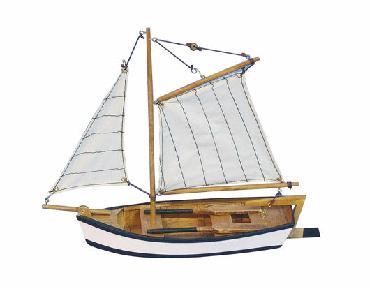 Fából készült halászhajó vitorlákkal, H: 25 cm, M: 23 cm