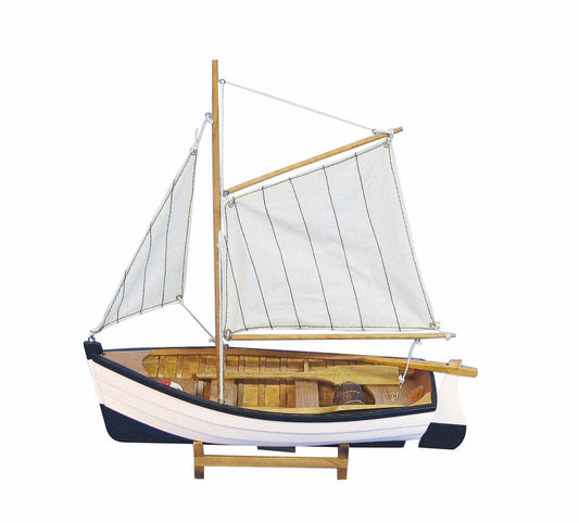 Fa halászhajó vitorlákkal, h: 32cm, m: 33cm