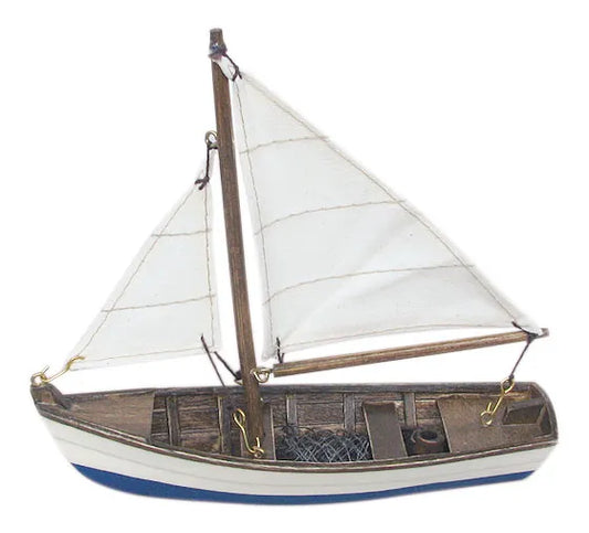 Halászhajó, fa vitorlával, h: 16 cm, m: 14,5 cm