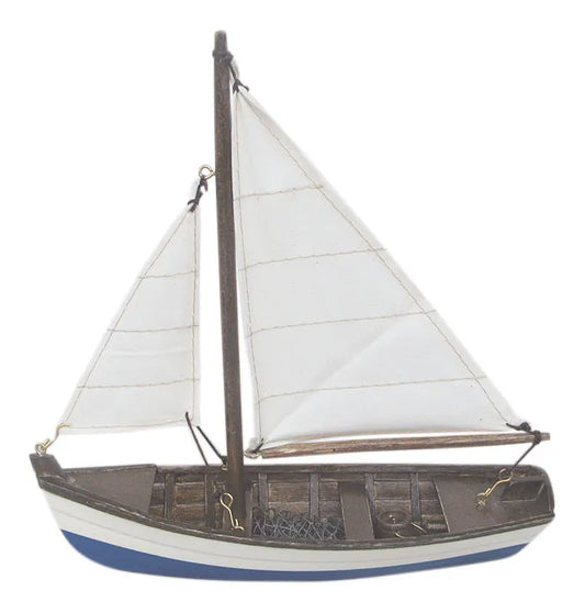 Halászhajó, fából, vászonvitorlákkal, Hossz: 19 cm, Magasság: 20 cm
