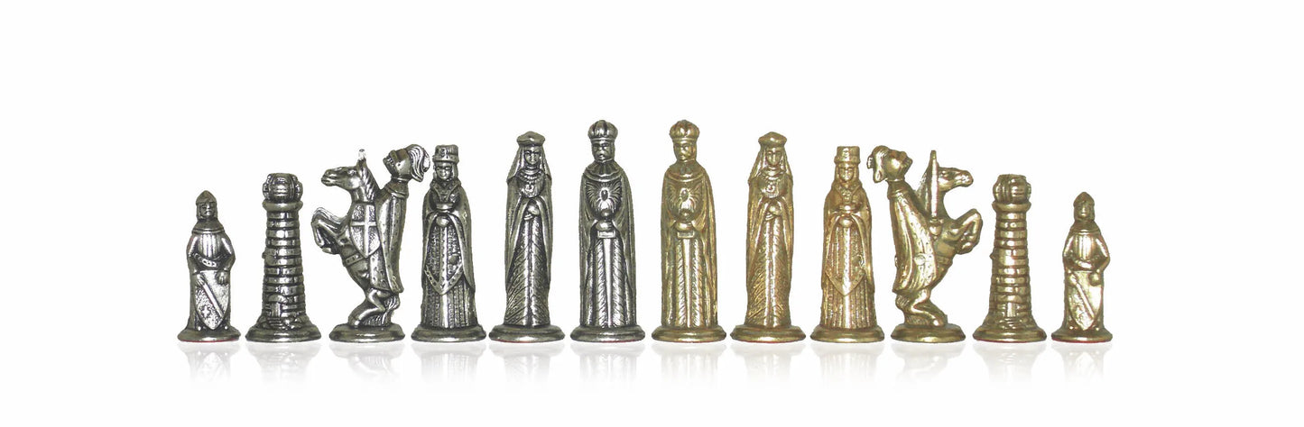 Középkori fém sakkfigurák