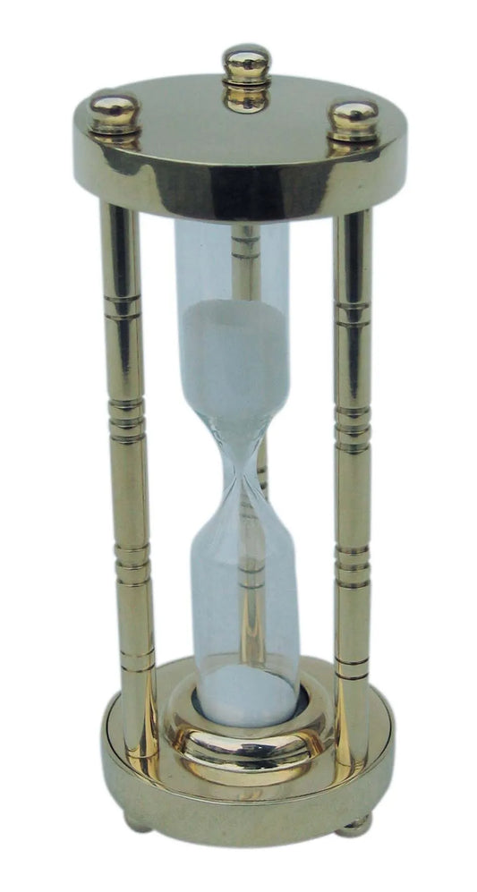 Homokóra, 3 oszlop, sárgaréz, kb. 3 perc
