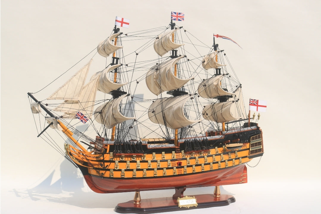 HMS Victory vitorláshajó modell - 80 cm