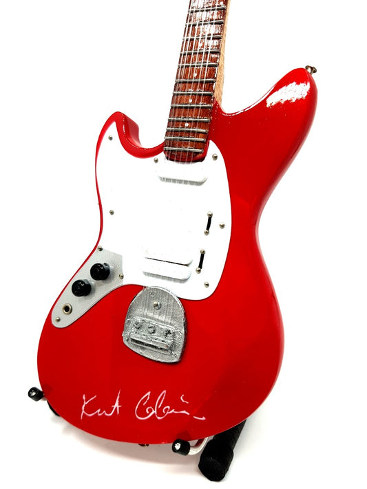 Mini gitár - Kurt Cobain, Nirvana, 1:4 méretarány.