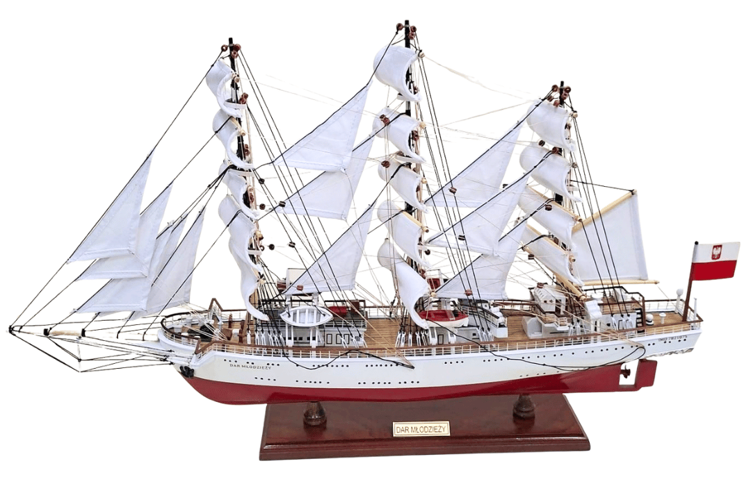 Dar Młodzieży vitorláshajó modell - 71 cm