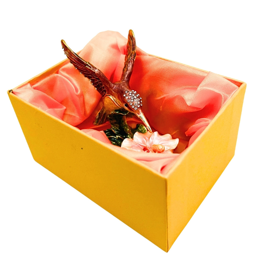 Exkluzív díszdobozos ékszerdoboz kristályokkal díszítve – Kolibri