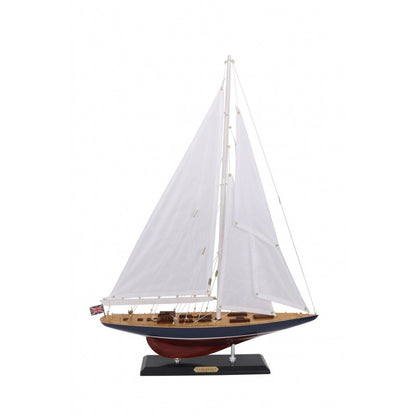 Az Endeavour jacht modell másolata, magasság 70 cm