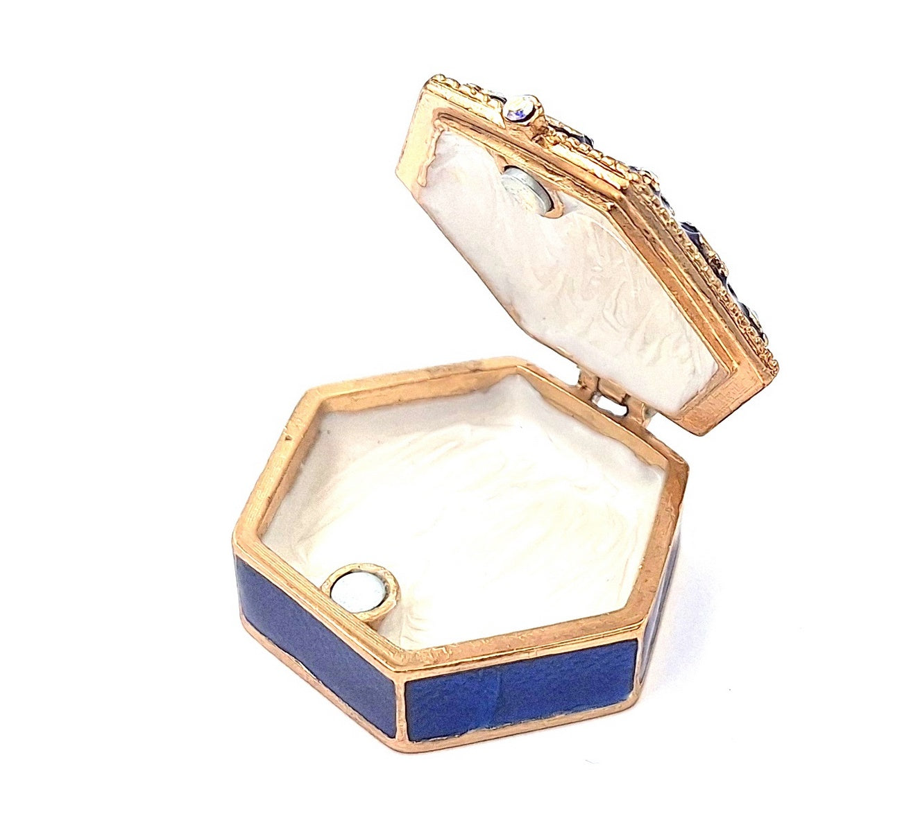 Gazdagon díszített fém ékszerdoboz kristályokkal