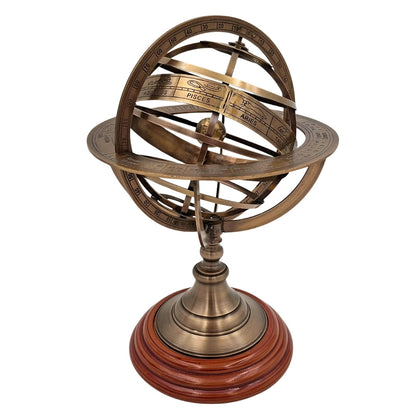 Sárgaréz armilláris gömb asztrolábium fa talapzaton, 28 cm