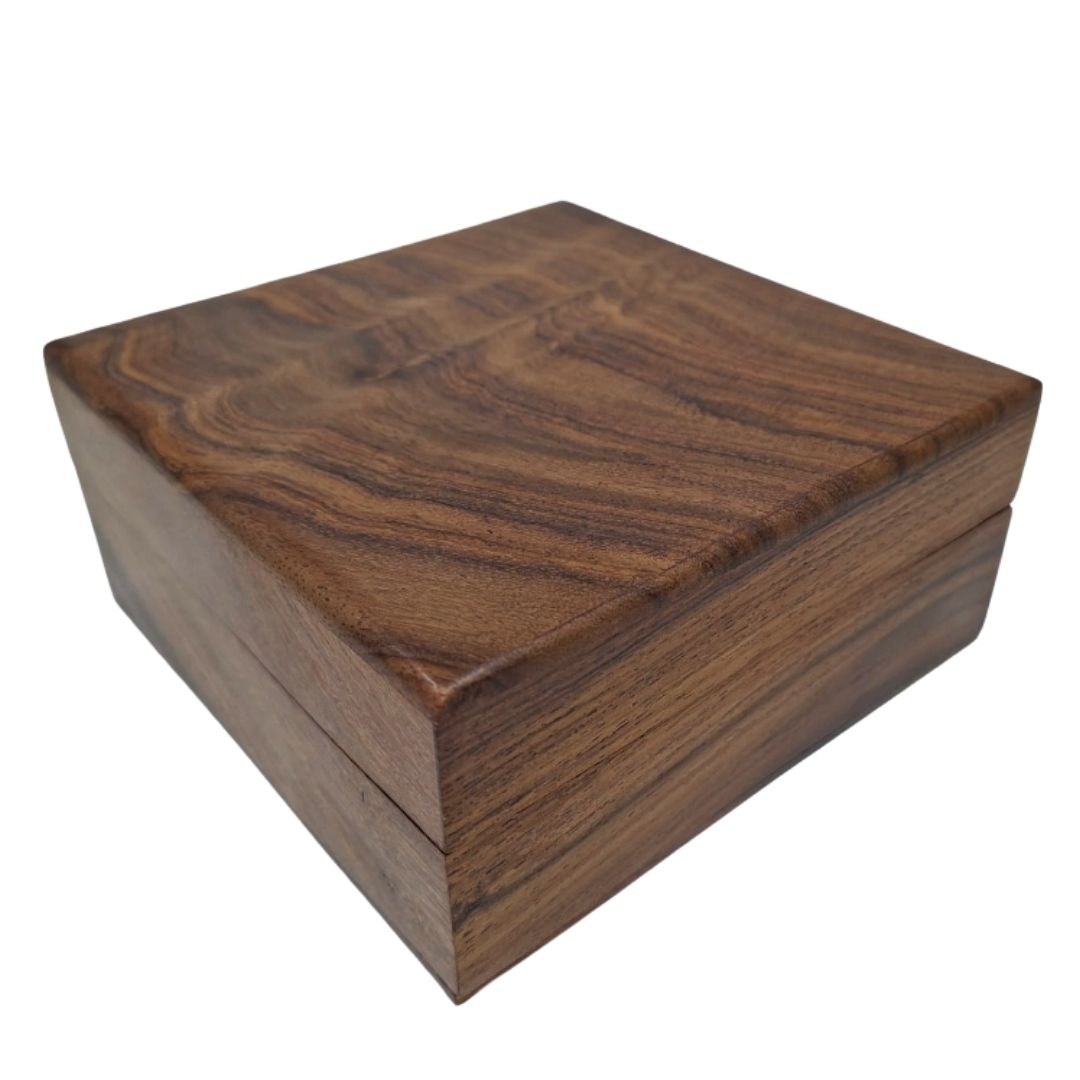 Elegáns fa doboz betéttel, 14 x 14 x 6,5 cm