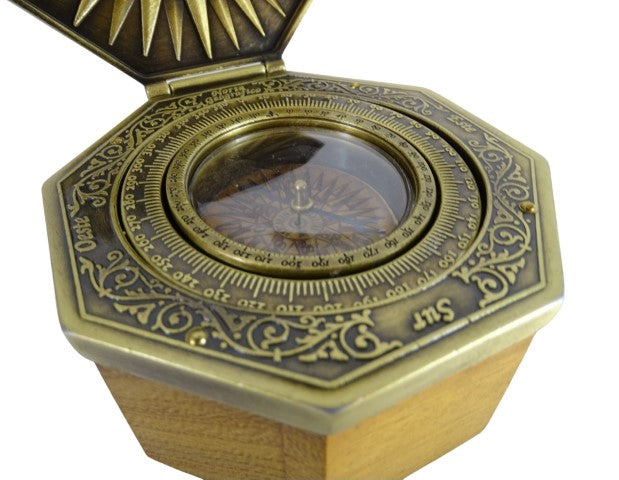 Nautikus Cardan sárgaréz iránytű fadobozban - reprodukció