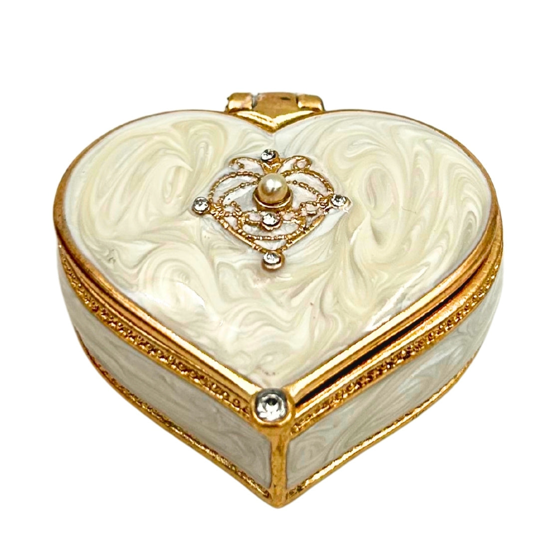 Exkluzív csecsebecse doboz / Ékszerdoboz szív alakban kristályokkal