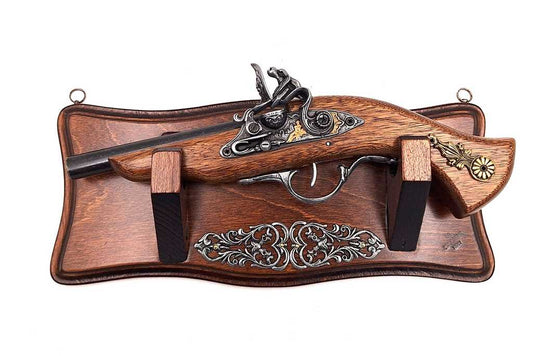 Pisztoly replika fogason - falra akasztható