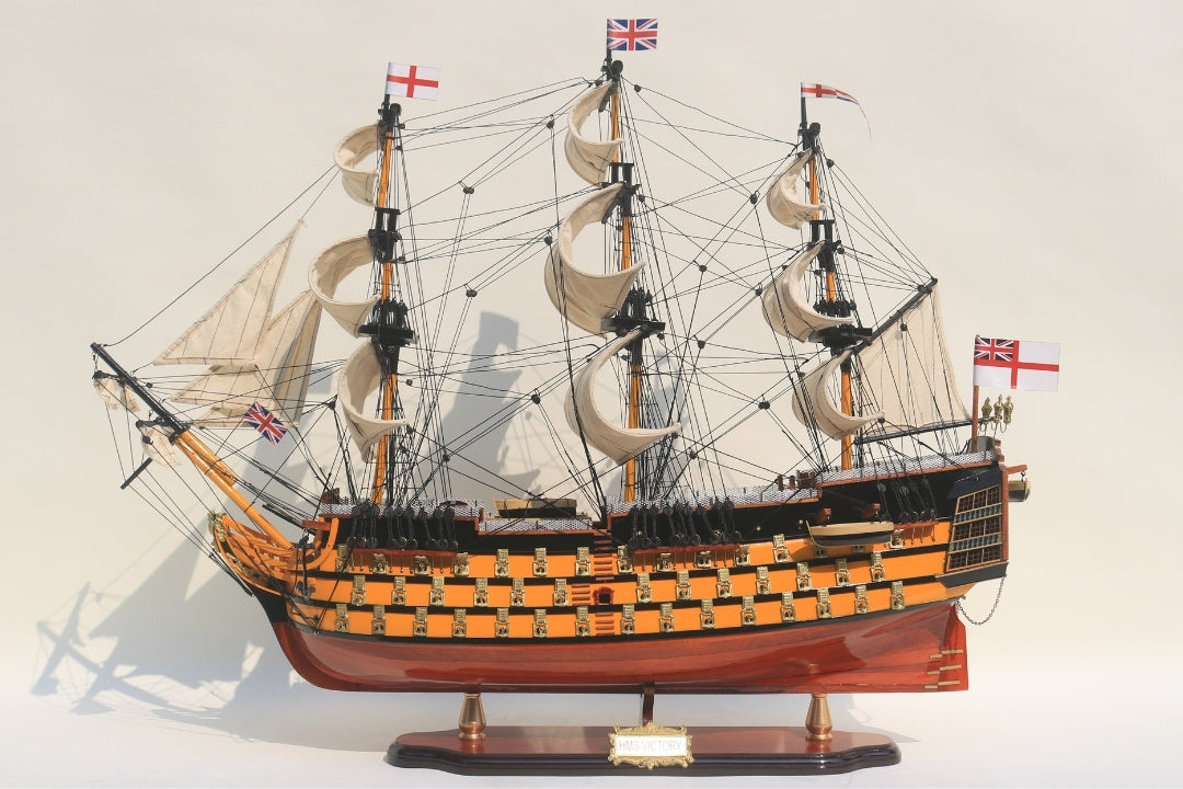 HMS Victory vitorláshajó modell - 80 cm