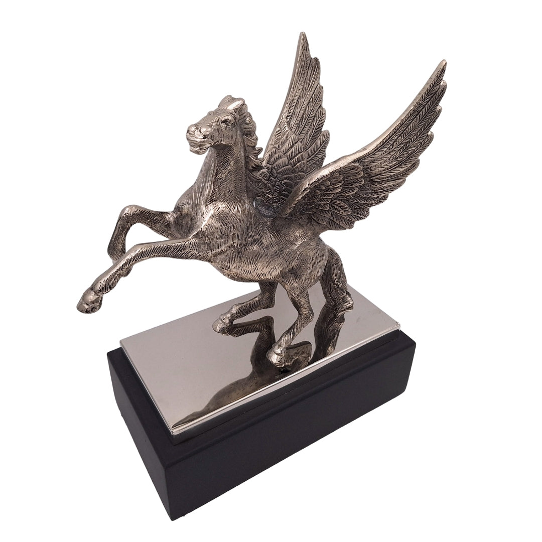 Pegazus - dekoratív alumínium figura acél és fa talpon