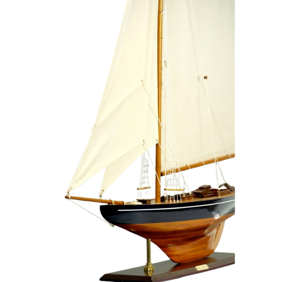 Nagy Columbia Jacht Modell – Magasság 104cm