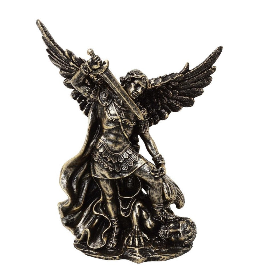 Szent Mihály a sárkánnyal harcoló figura - polirezin