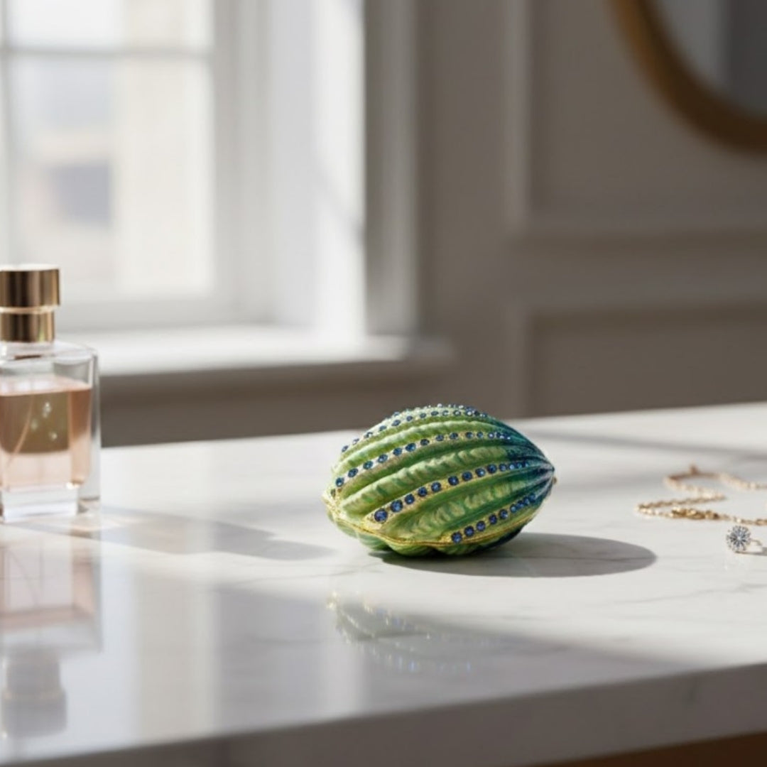 Exkluzív díszdoboz kristályokkal díszített ékszerkészlethez – Kagyló