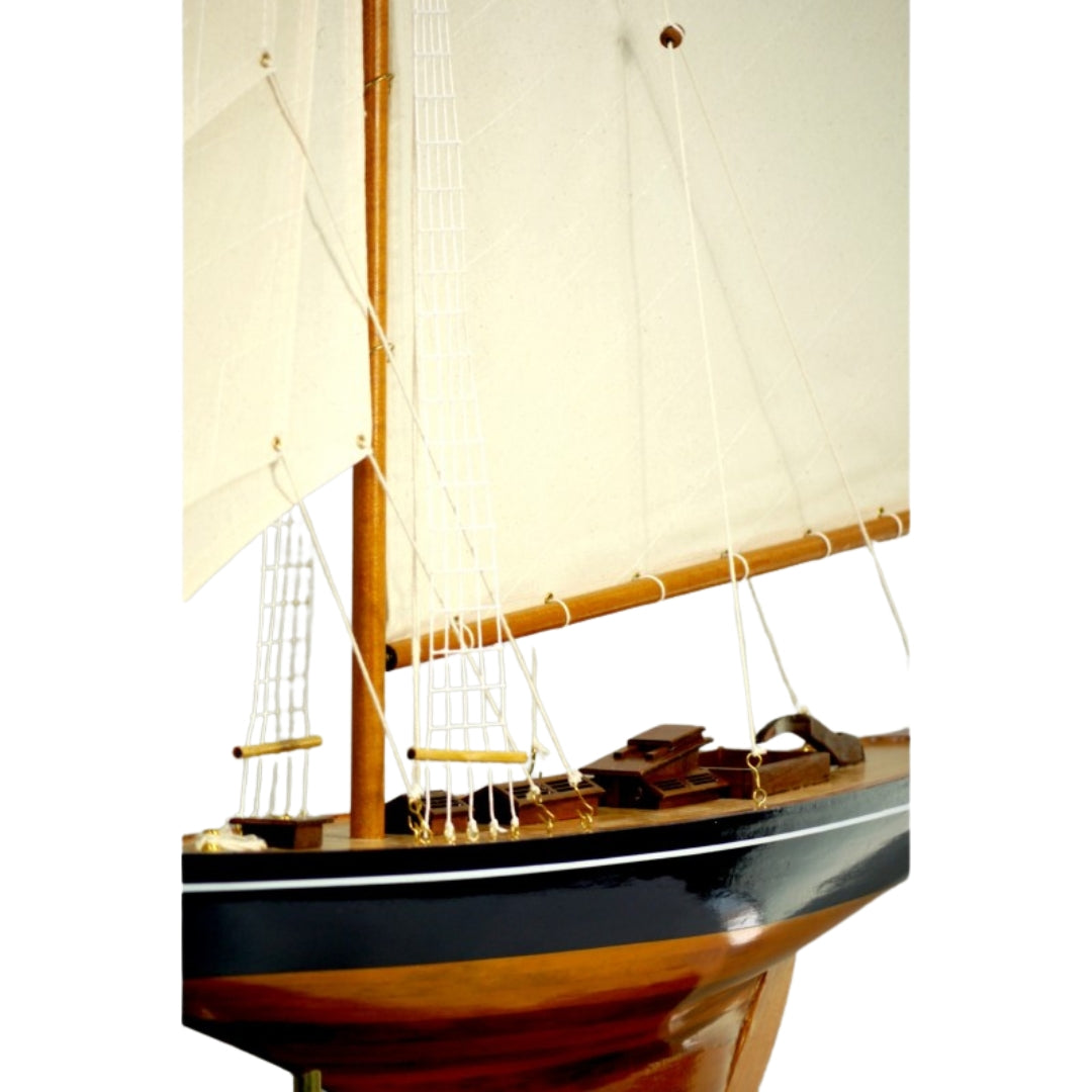 Nagy Columbia Jacht Modell – Magasság 104cm
