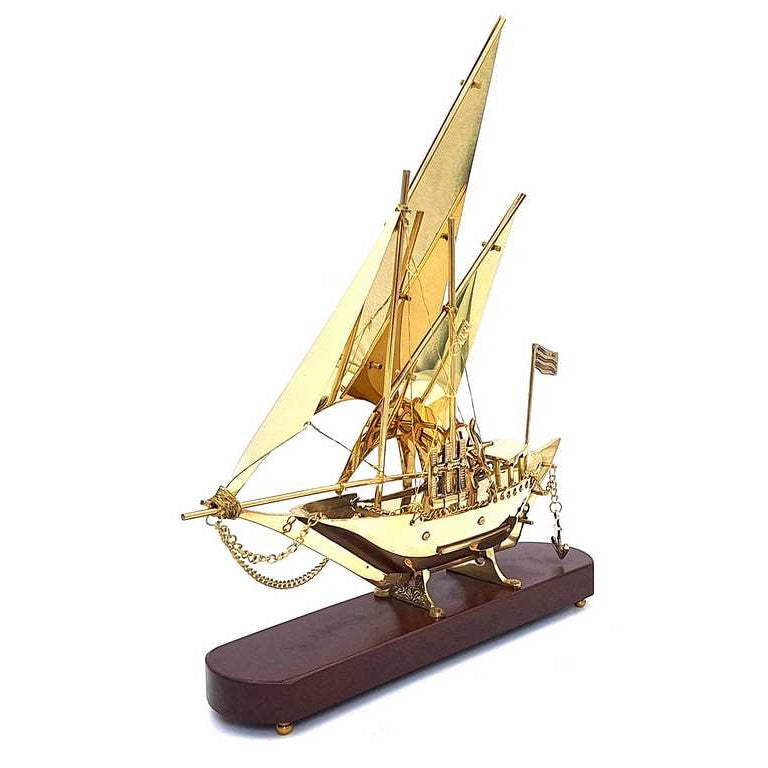 Sárgaréz hajó fa alapon 43 cm