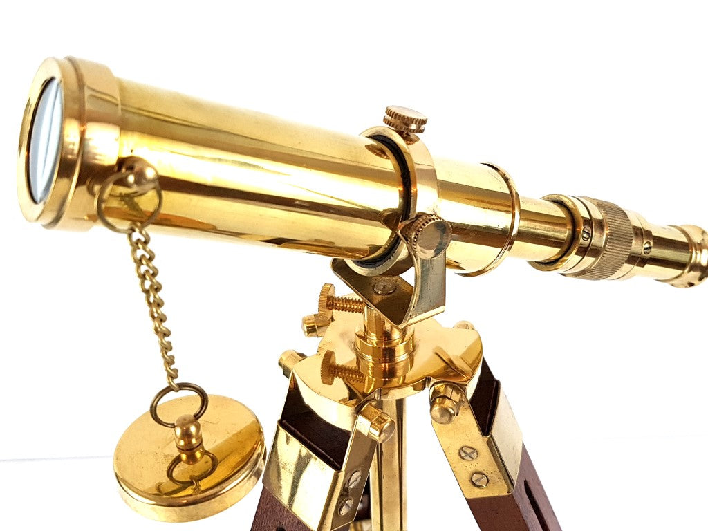 Sárgaréz keretű fa állvány