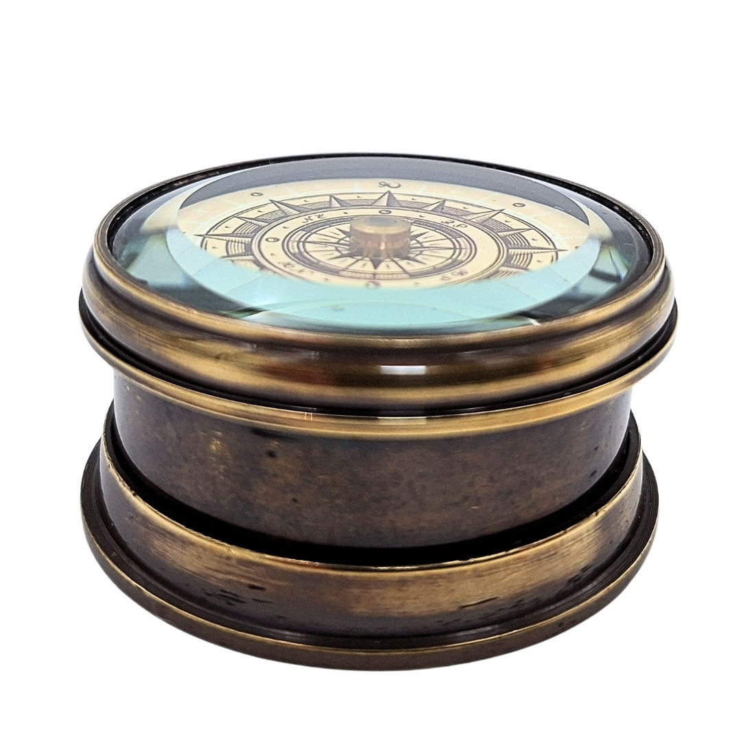 Sárgaréz iránytű lebegő pajzzsal