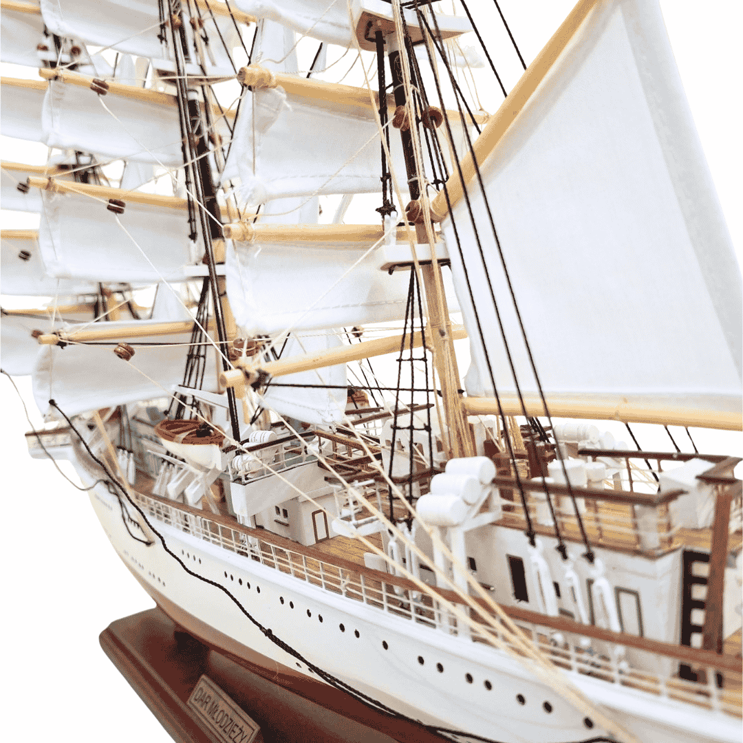 Dar Młodzieży vitorláshajó modell - 71 cm