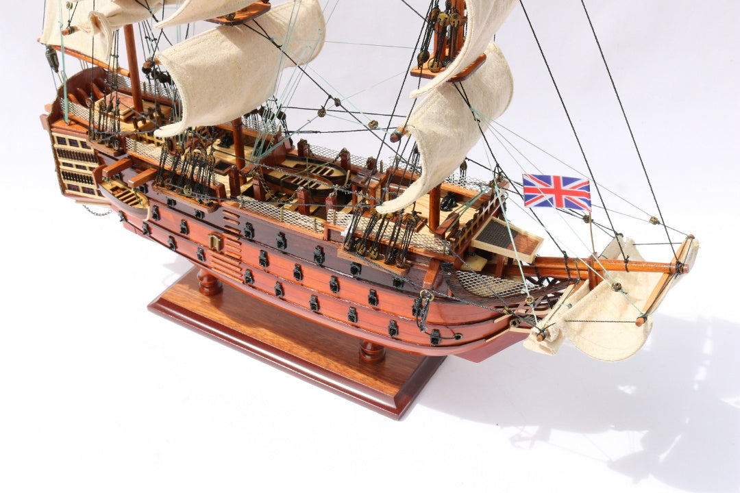 HMS Victory vitorláshajó modell - 54 cm