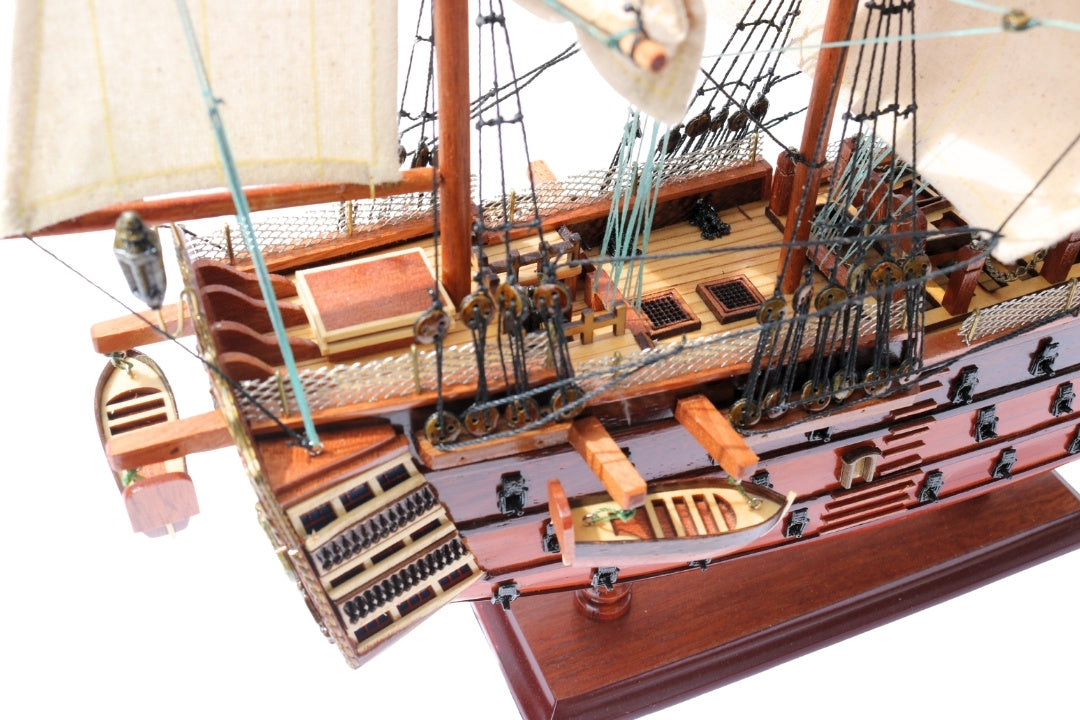 HMS Victory vitorláshajó modell - 54 cm