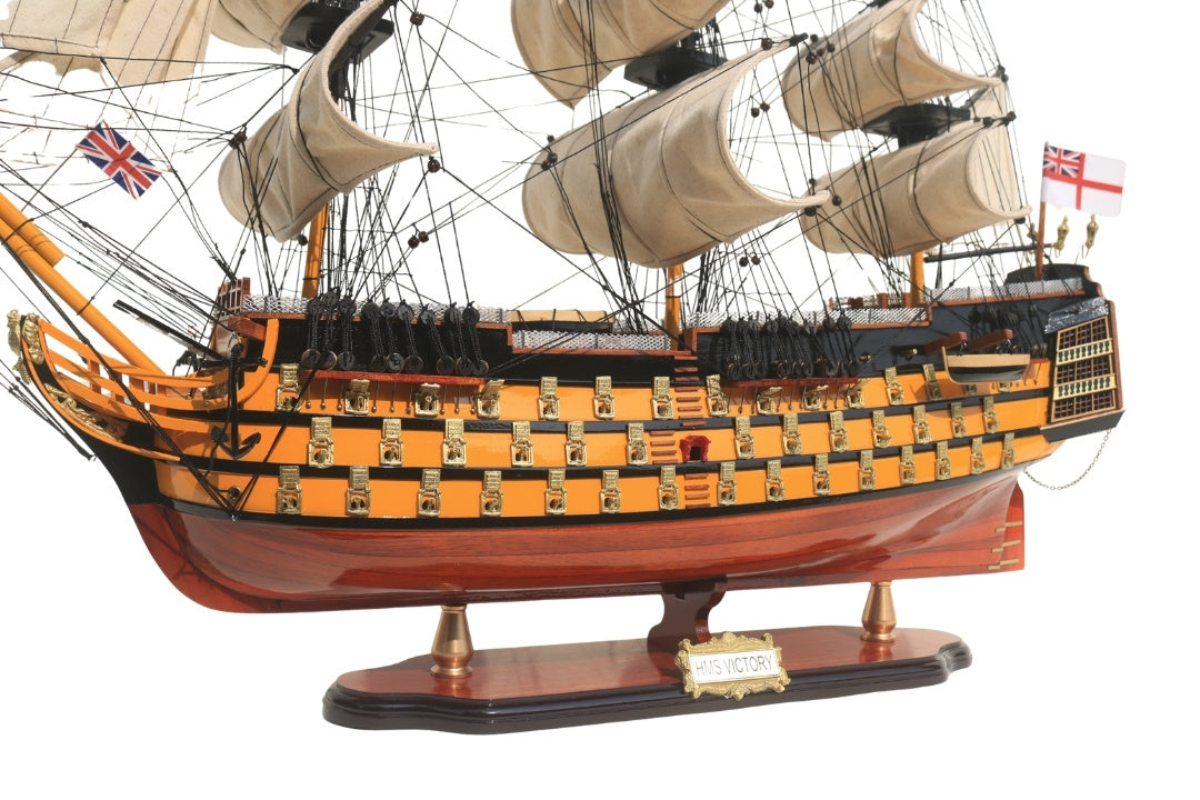 HMS Victory vitorláshajó modell - 80 cm
