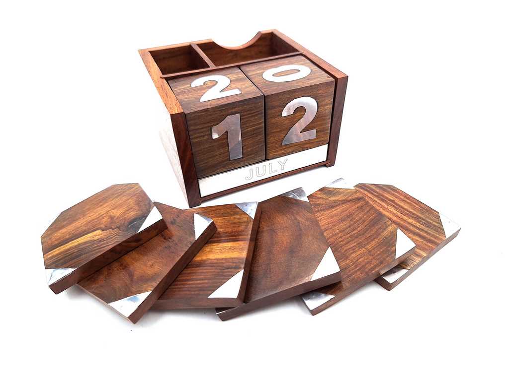 Fa öröknaptár 6 bögre alátéttel