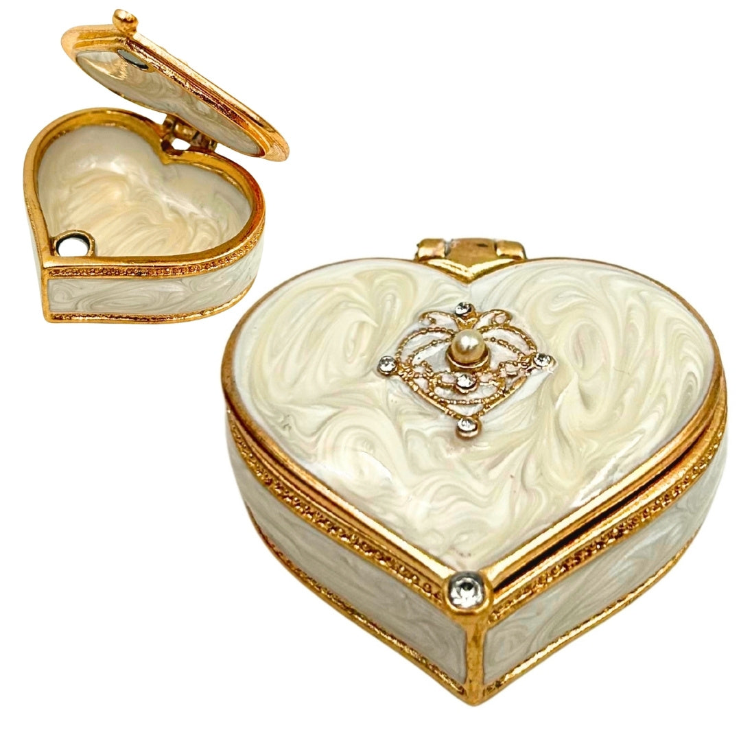 Exkluzív csecsebecse doboz / Ékszerdoboz szív alakban kristályokkal