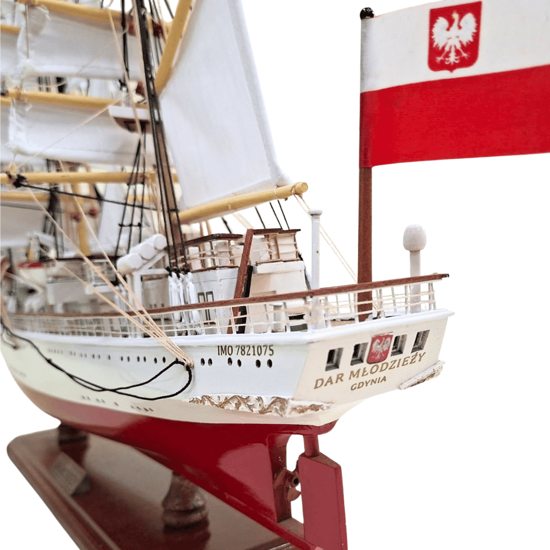Dar Młodzieży vitorláshajó modell - 71 cm