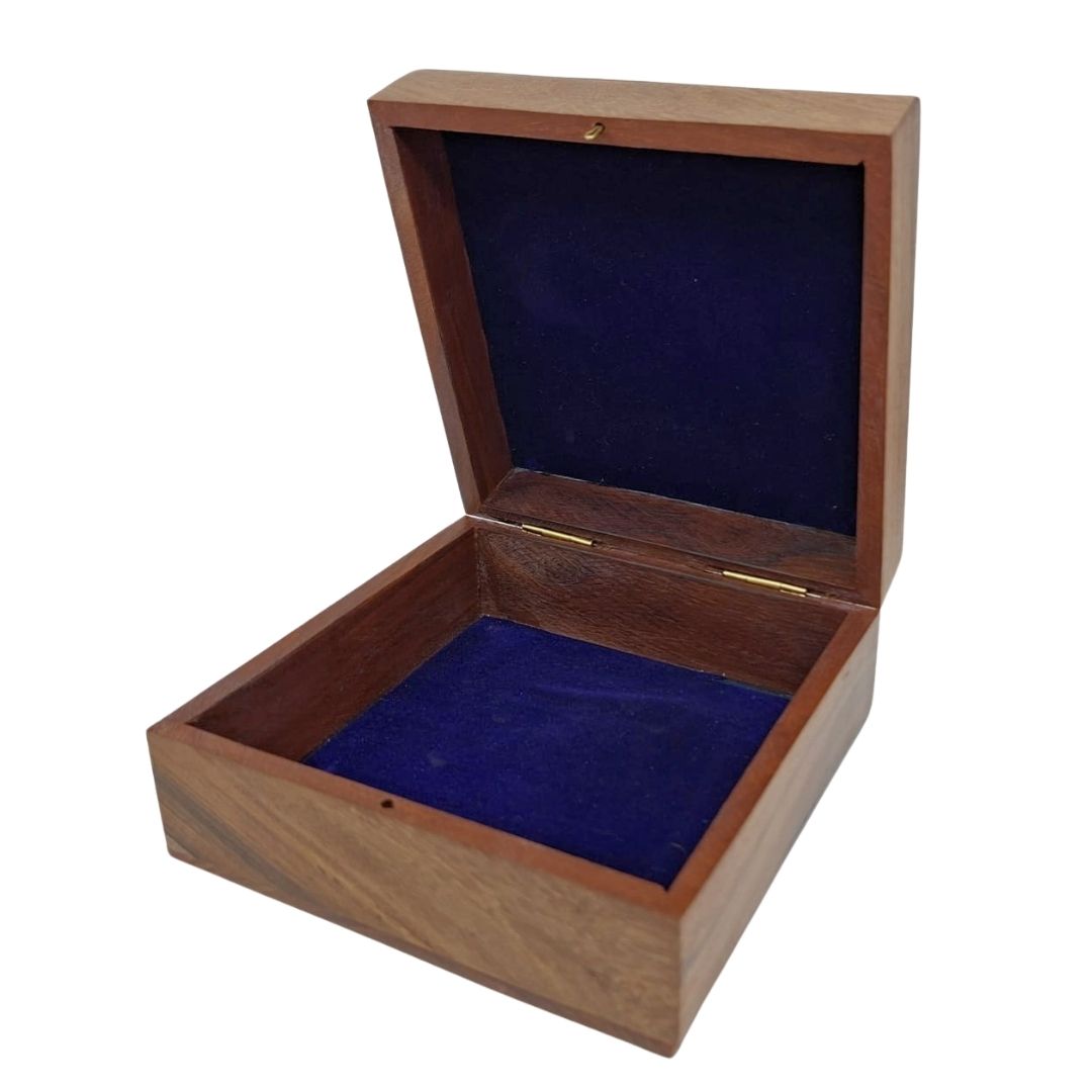 Elegáns fa doboz betéttel, 14 x 14 x 6,5 cm