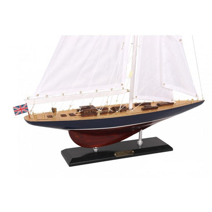 Az Endeavour jacht modell másolata, magasság 70 cm