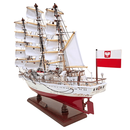 Dar Młodzieży vitorláshajó modell - 71 cm
