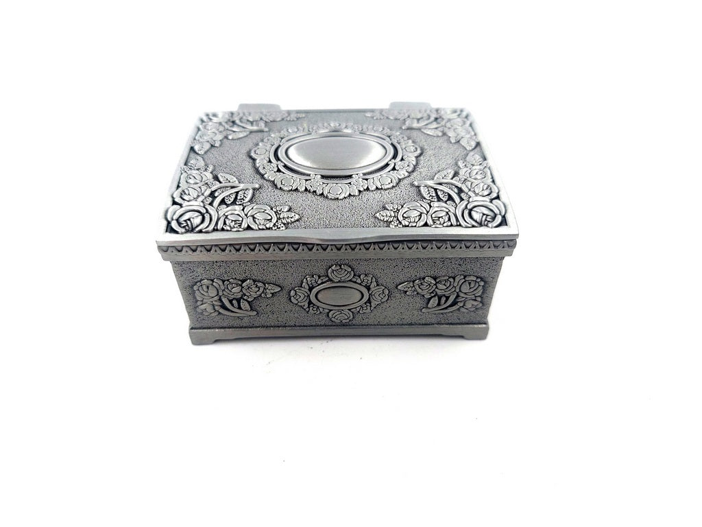 Fém ékszeres ládika