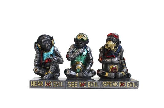 A három bölcs majom festett szobor