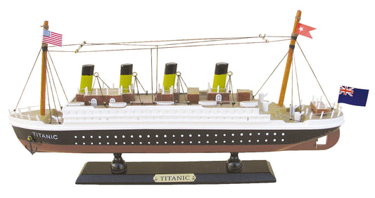 Titanic fa hajó modell