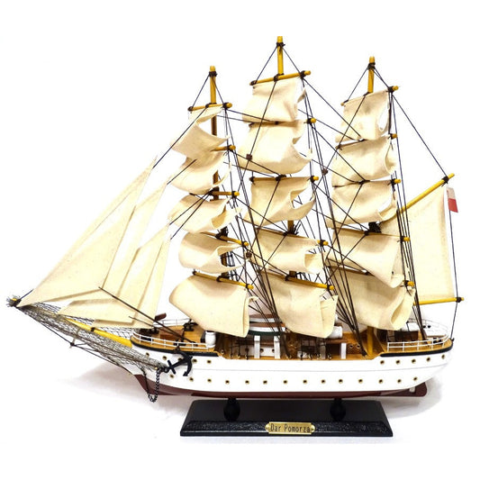 Dar Pomorza vitorláshajó modell 50 cm