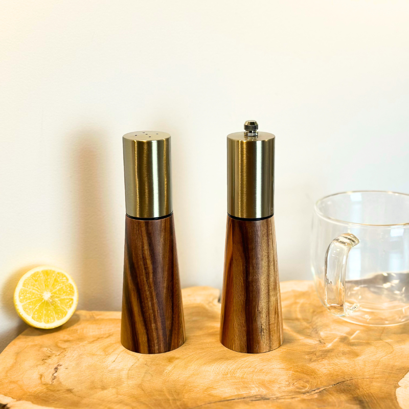 Akácfa só- és borsdaráló szett